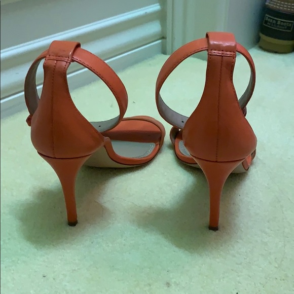 Peach heels! - Picture 3 of 4